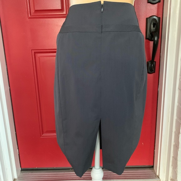 Express Design Studio Pencil Skirt in Gray - Picture 3 of 5